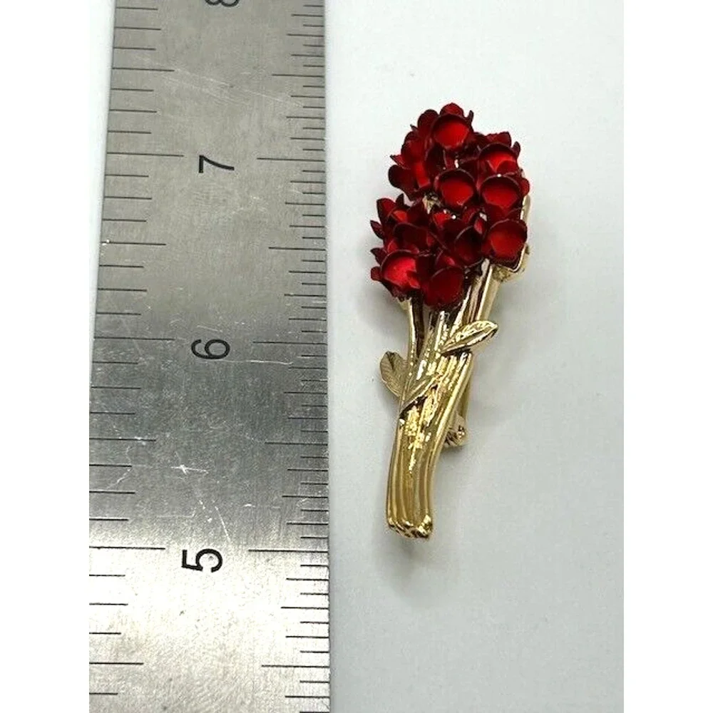Vintage Avon Jewelry DM97 Gold Tone Dozen Enamel Red Roses Brooch‎ Pin 2.5